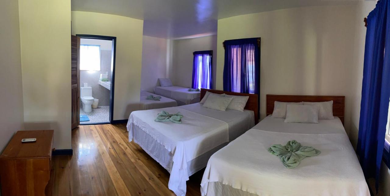 Coral View Beach Resort Utila Szoba fotó