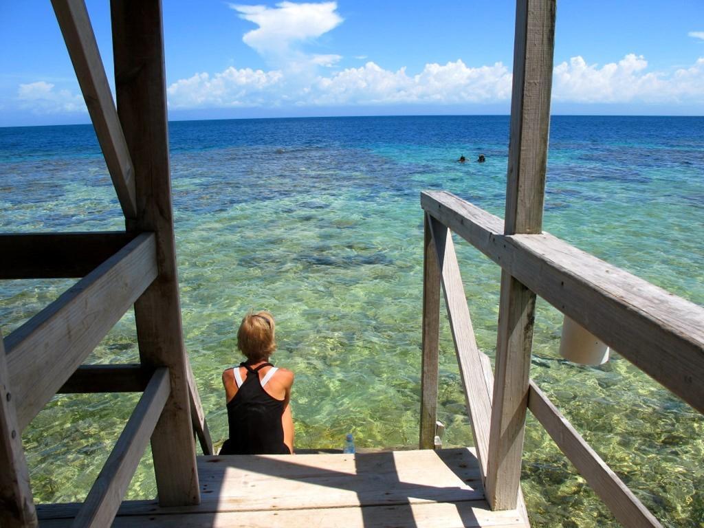 Coral View Beach Resort Utila Kültér fotó
