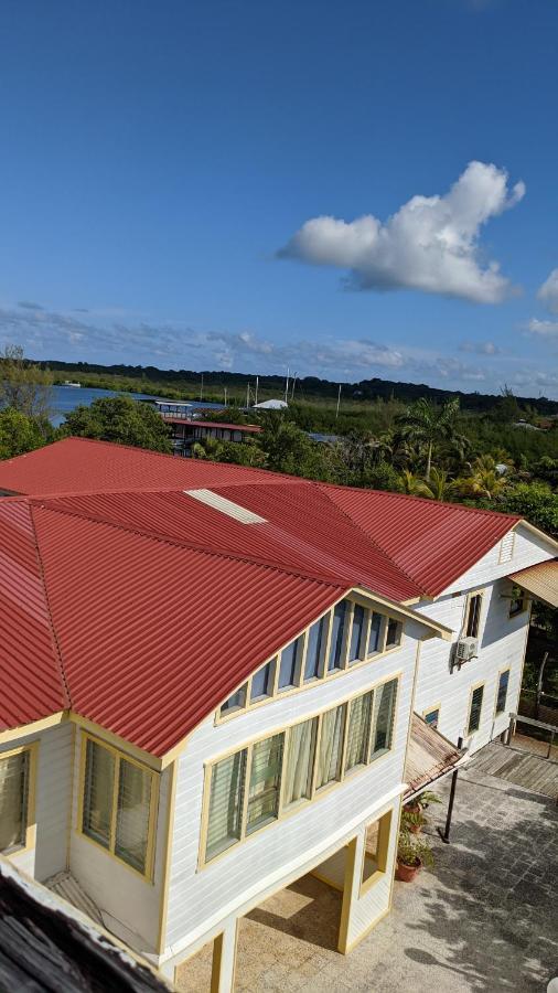 Coral View Beach Resort Utila Kültér fotó